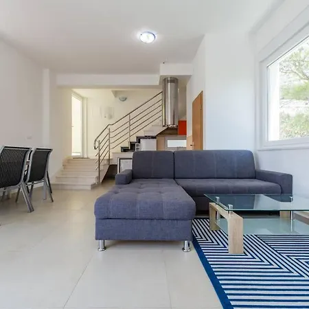 아파트 Sea View Duplex - New Construction 브렐라