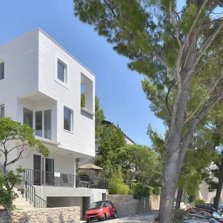 Sea View Duplex - New Construction 아파트 브렐라
