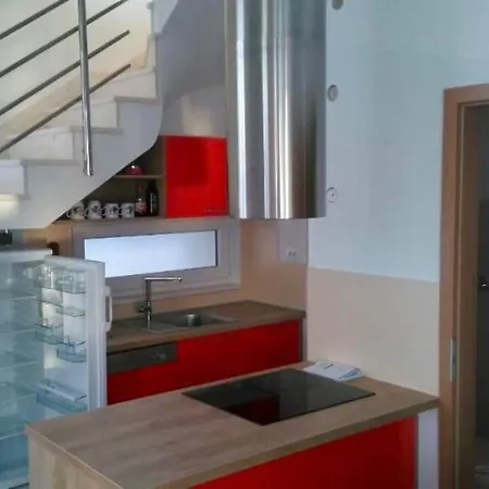 Sea View Duplex - New Construction 브렐라