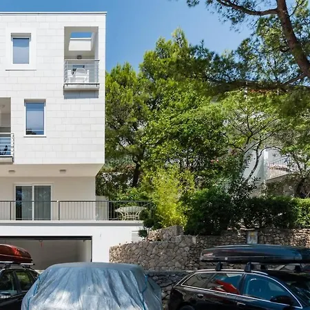 Sea View Duplex - New Construction * 브렐라